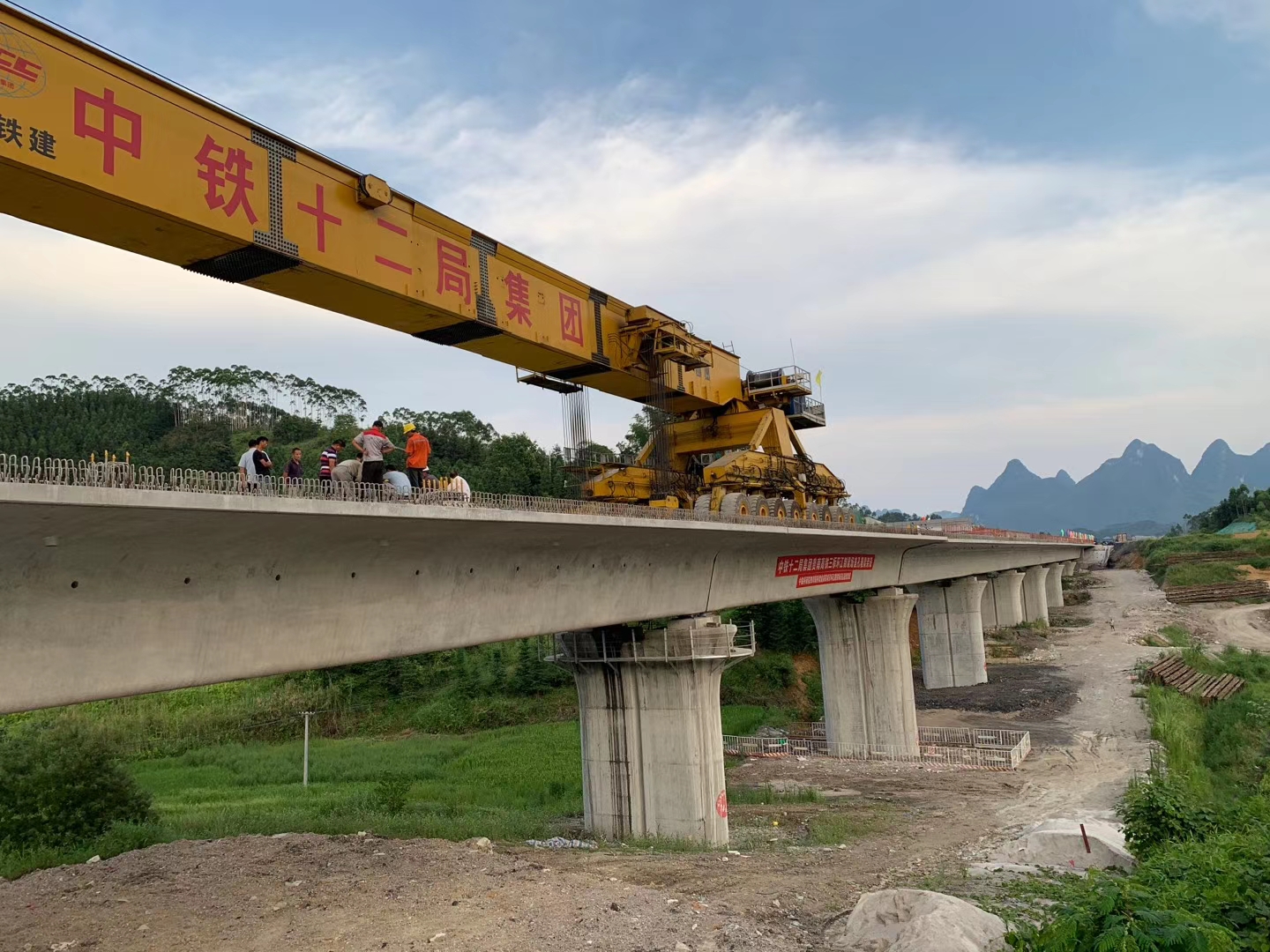 景东预应力加固在公路桥梁施工应用